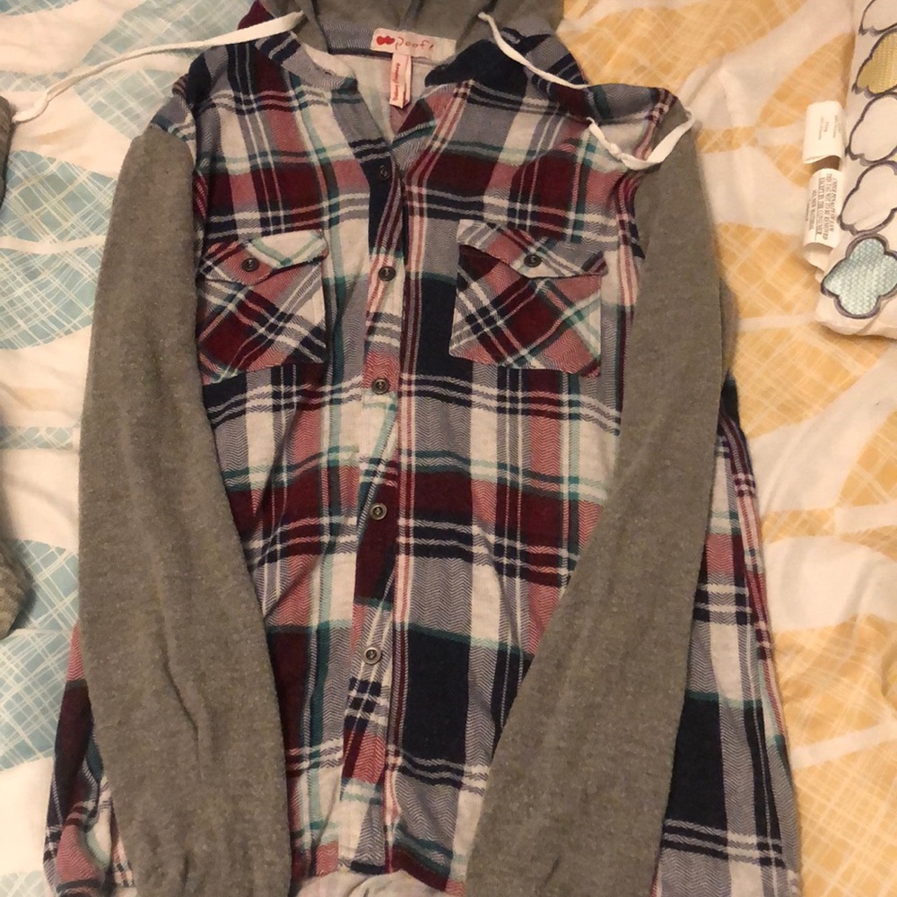 Never worn flannel type long sleeve shirt